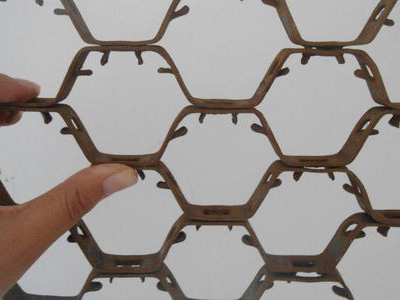 不銹鋼龜甲網做好后還要拋光