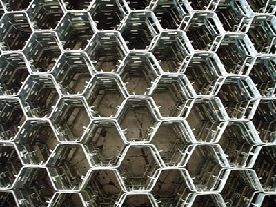 鋼筋錨固釘主要用來將整體耐火材料內(nèi)襯、耐火預(yù)制件